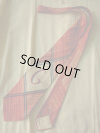 1950'S UNKNOWN "G" INITIAL HAND PAINTED RAYON WIDE TIE