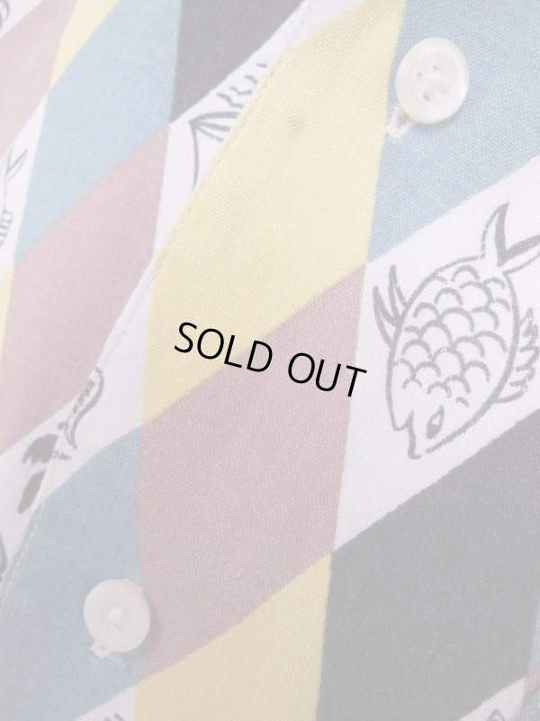 画像9: 1950'S MERITUS RESORT PRINTED HARLEQUIN RAYON SHIRT SZ/SM