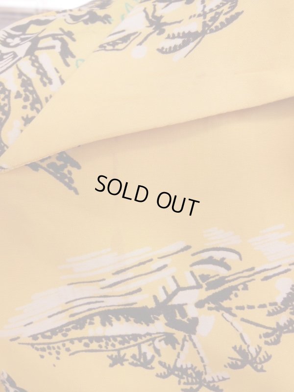 画像10: 1940'S HAWAIIAN PRINTS YELLOW RAYON HAWAIIAN SHIRT SZ/S