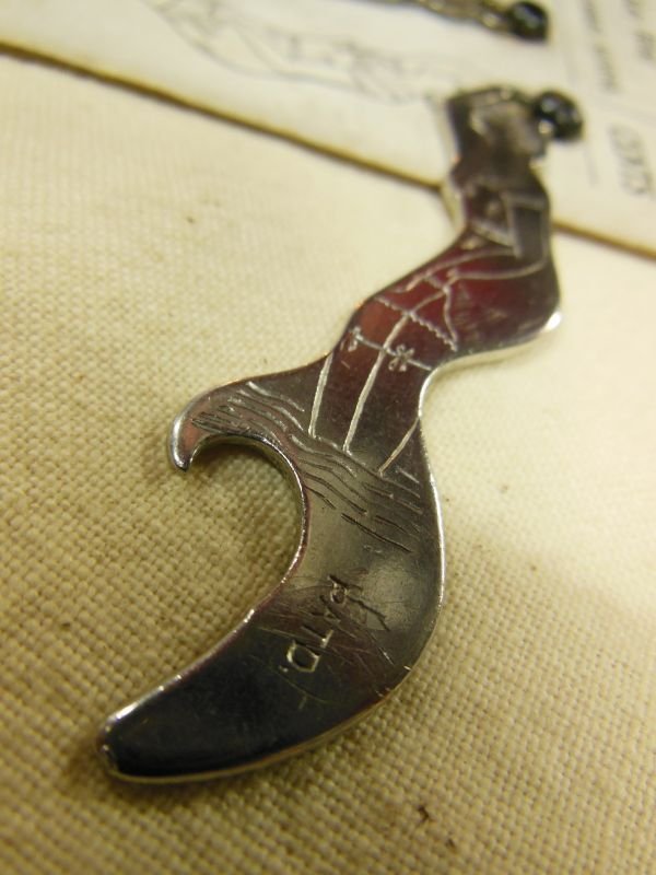 画像4: 1920'S NOS NOVERTY BOTTLE OPNER [BATHING GIRL]水着女性栓抜き