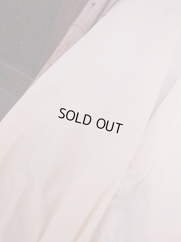 画像6: 1950'S NOTRE DAME OFF WHITE NYLON DRIZZLER JACKET SZ/M