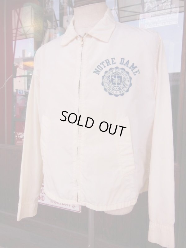 画像8: 1950'S NOTRE DAME OFF WHITE NYLON DRIZZLER JACKET SZ/M