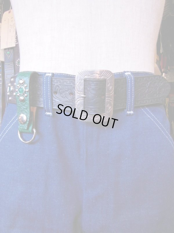 画像8: RAWHIDE 1" 25MM STUDDED & JEWELED KEY HOLDER/GREEN/YELLOW/RED