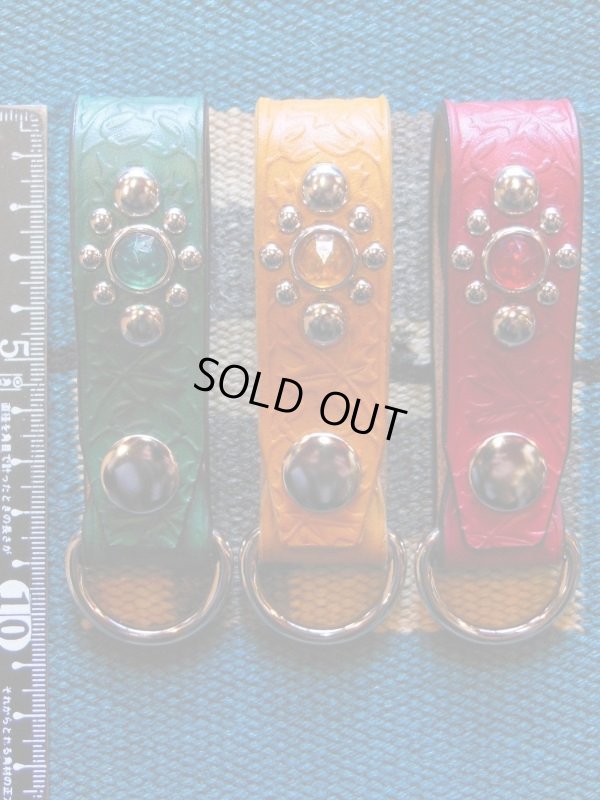 画像3: RAWHIDE 1" 25MM STUDDED & JEWELED KEY HOLDER/GREEN/YELLOW/RED