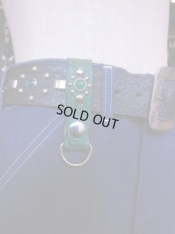 画像9: RAWHIDE 1" 25MM STUDDED & JEWELED KEY HOLDER/GREEN/YELLOW/RED