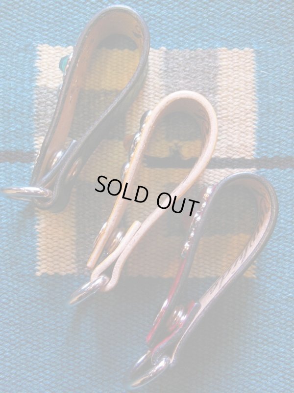 画像4: RAWHIDE 1" 25MM STUDDED & JEWELED KEY HOLDER/GREEN/YELLOW/RED