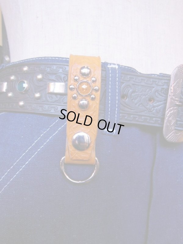 画像11: RAWHIDE 1" 25MM STUDDED & JEWELED KEY HOLDER/GREEN/YELLOW/RED