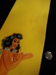 画像8: 1950'S HAWAIIAN HULA GIRL PIN-UP NYLON TIE/YELLOW/ハンドペイント ピンナップ ネクタイ/2