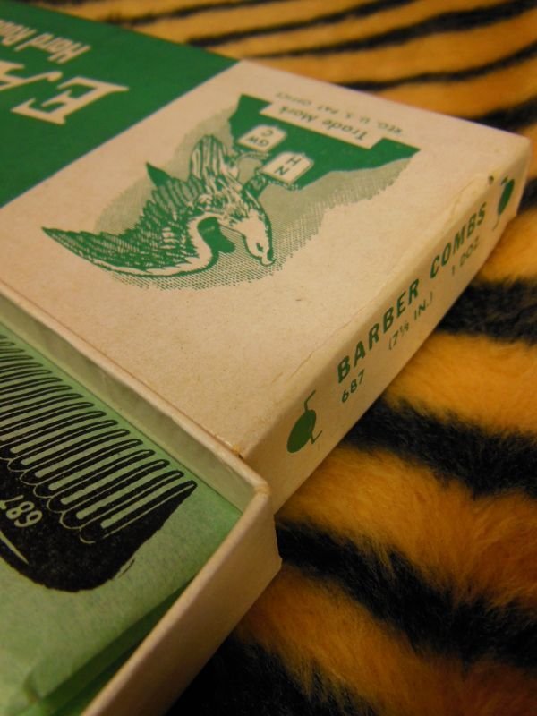 画像4: 1950'S DEADSTOCK EAGLE HARD RUBBER 7-1/2 INCH COMB 687