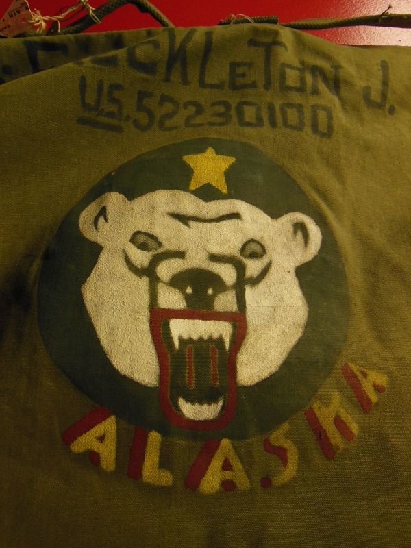 画像7: 1950'S U.S.ARMY ALASKA HAND PAINTED DUFFLE BAG