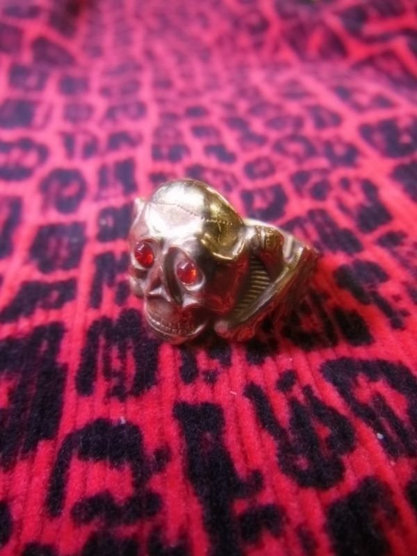 画像13: 1930'S REPRODUCTION OLD SKULL & CROSSBONES RING GLASS EYES/RED/BLUE/GREEN /MADE BY 1930'S ORIGINAL MOLD 