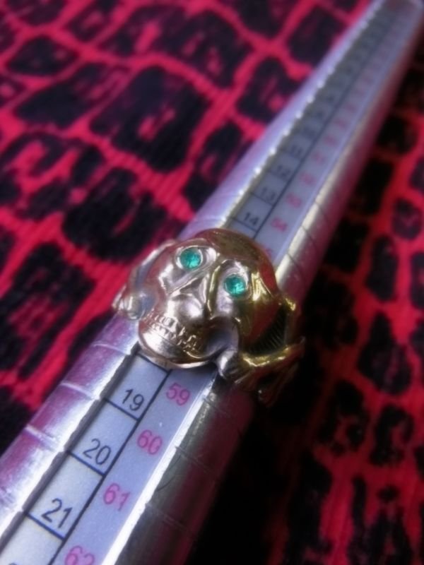 画像17: 1930'S REPRODUCTION OLD SKULL & CROSSBONES RING GLASS EYES/RED/BLUE/GREEN /MADE BY 1930'S ORIGINAL MOLD 
