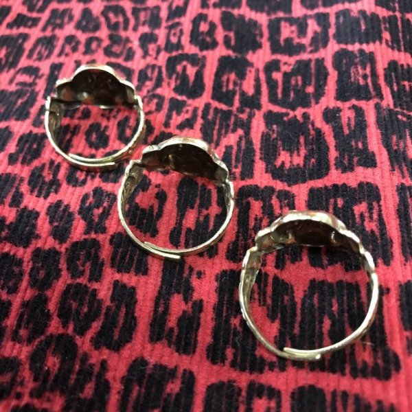 画像10: 1930'S REPRODUCTION OLD SKULL & CROSSBONES RING GLASS EYES/RED/BLUE/GREEN /MADE BY 1930'S ORIGINAL MOLD 