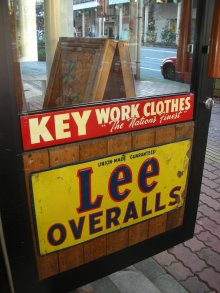 他の写真2: 1950'S KEY WORK CLOTHES ADVERTISING TIN SIGN/B 