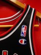 画像9: 90S US古着 ビンテージ チャンピオンMEXICO製 NBA タンクトップ黒赤両面リバーシブル 23 ジョーダンBULLS/SZ/14-16 (9)