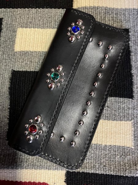 画像1: RAWHIDE STUDDED & JEWELED TRUCKERS WALLET LOT-501A/BLACK (1)
