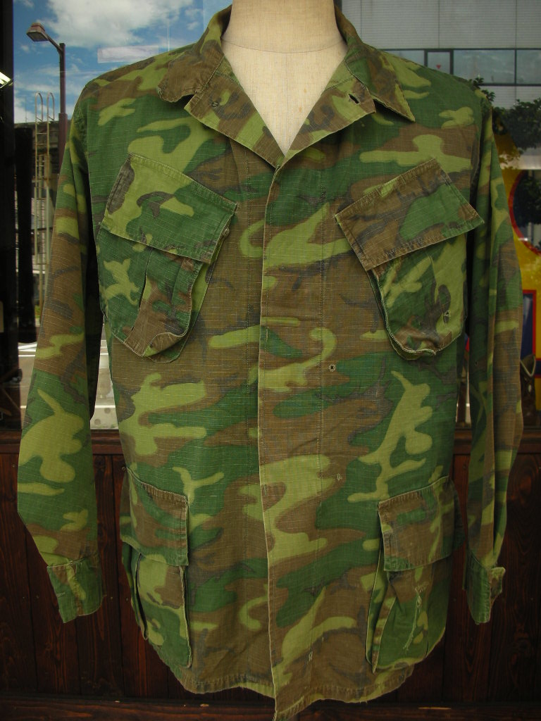 1960'S U.S.MARINES VIETNUM SKULL EMBROIDERED CAMO FATIGUE