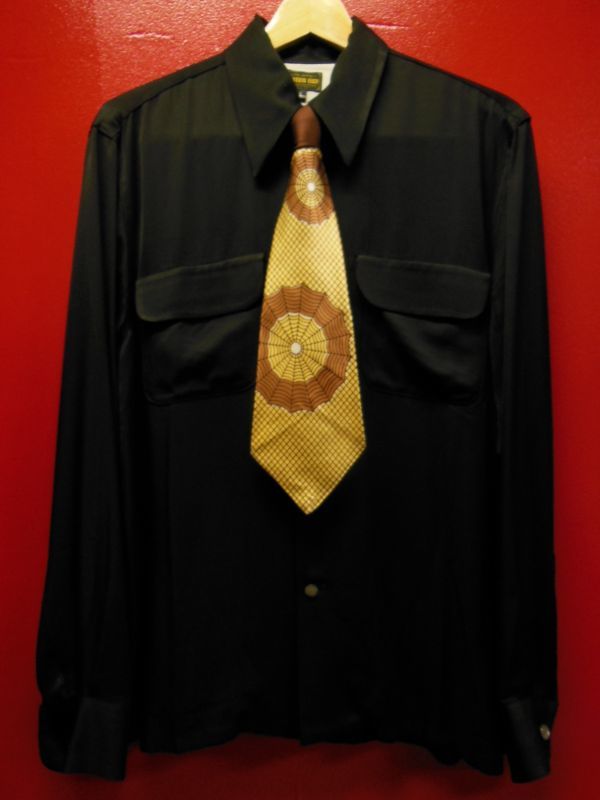 1940'S~ PENNLEIGH SPIDERWEB PRINTED RAYON CRAVAT NECKTIE ROCK-A-HULA  Vintage Clothing