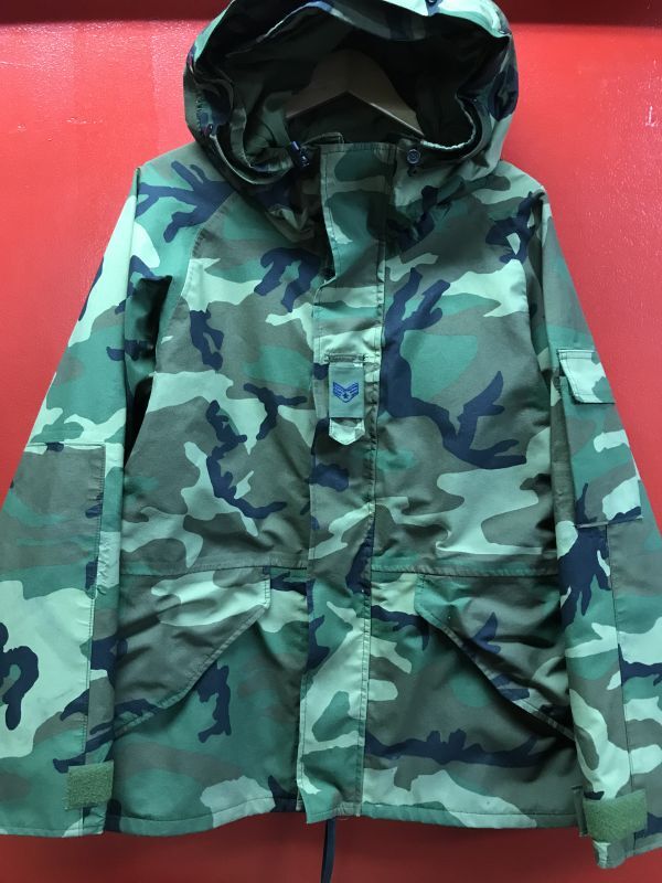 'S ECWCS GORE TEX PARKA COLD WEATHER WOODLAND CAMOUFLAGE SZ